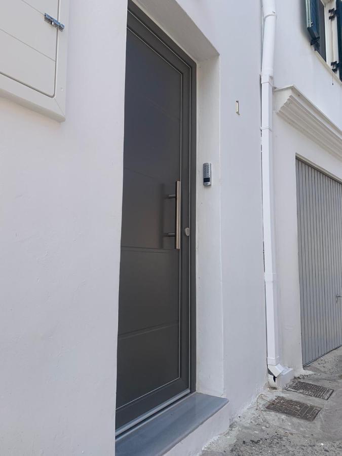Smyrnis Apartments Ermúpoli Kültér fotó